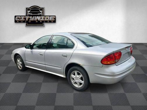 SILVER 2003 Oldsmobile Alero GL 4dr Sedan