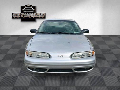 SILVER 2003 Oldsmobile Alero GL 4dr Sedan