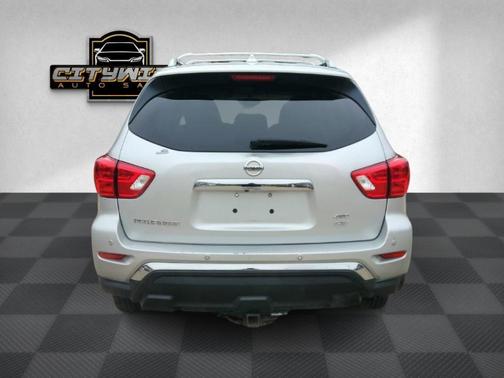 2017 Nissan Pathfinder SV