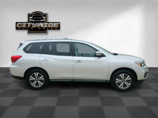 2017 Nissan Pathfinder SV