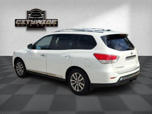 2016 Nissan Pathfinder SL
