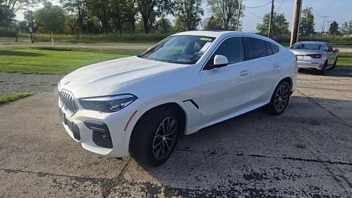 Mineral White Metallic 2022 BMW X6 xDrive40i
