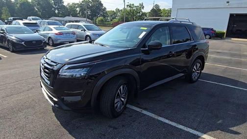 Super Black 2023 Nissan Pathfinder SL 4WD