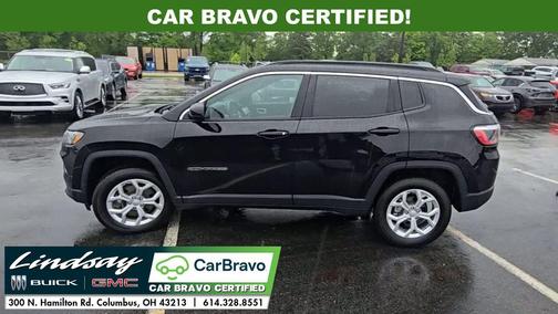 Diamond Black Crystal Pearlcoat 2024 Jeep Compass Latitude