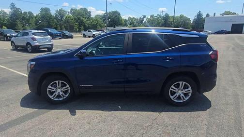Marine Metallic 2022 GMC Terrain SLE