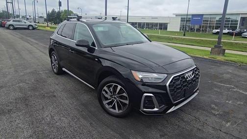 Mythos Black Metallic 2024 Audi Q5 45 S line Premium Plus