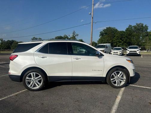 Iridescent Pearl Tricoat 2020 Chevrolet Equinox Premier w/2LZ