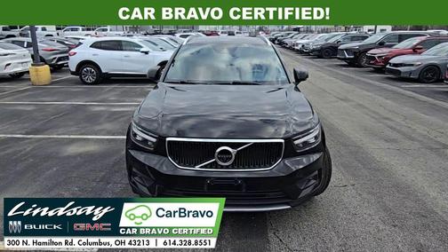 Onyx Black Metallic 2020 Volvo XC40 T5 Momentum
