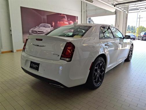2019 Chrysler 300 S