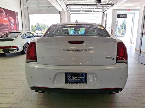 2019 Chrysler 300 S