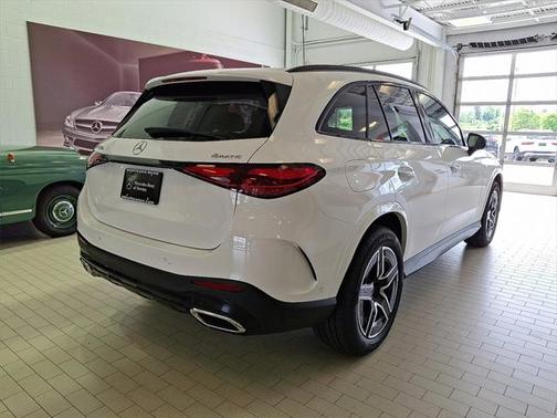2025 Mercedes-Benz GLC 350e Base