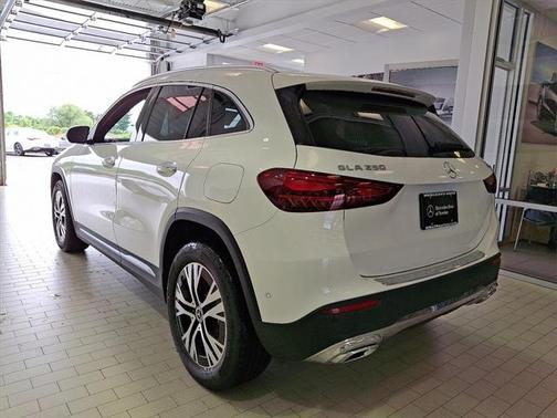2025 Mercedes-Benz GLA 250 4MATIC
