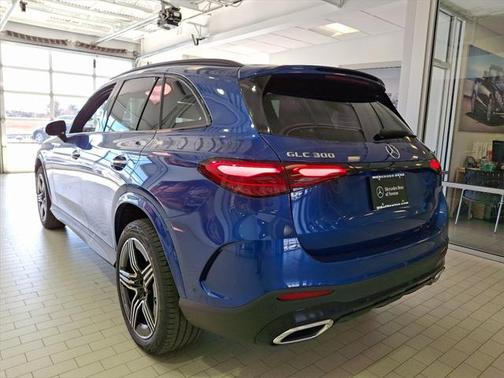 2025 Mercedes-Benz GLC 300 4MATIC