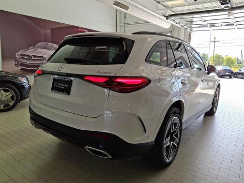2026 Mercedes-Benz GLC 300 4MATIC