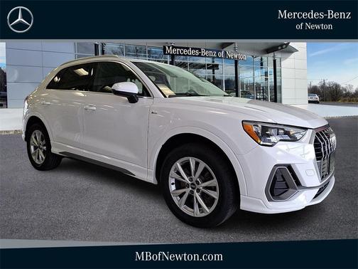 2022 Audi Q3 45 S line Premium