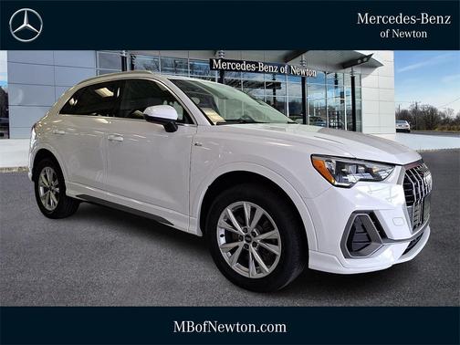 2022 Audi Q3 45 S line Premium