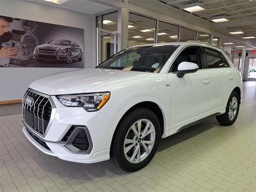2022 Audi Q3 45 S line Premium