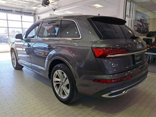2021 Audi Q7 45 Premium Plus