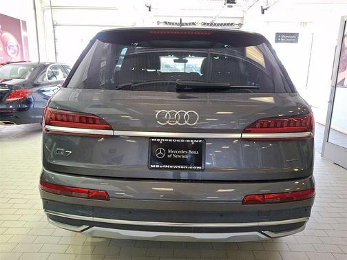 2021 Audi Q7 45 Premium Plus