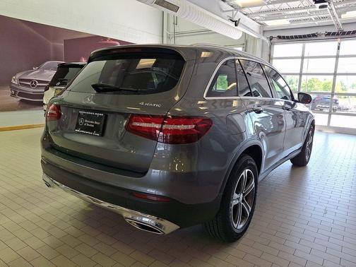 Selenite Grey Metallic 2016 Mercedes-Benz GLC 300 4MATIC