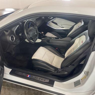 Summit White 2017 Chevrolet Camaro 2SS