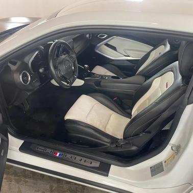 Summit White 2017 Chevrolet Camaro 2SS