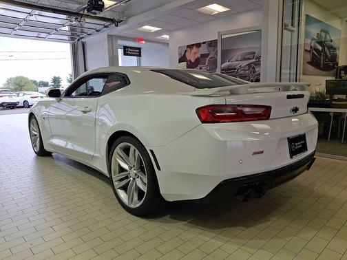 Summit White 2017 Chevrolet Camaro 2SS