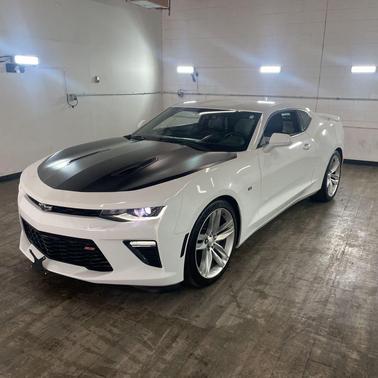 Summit White 2017 Chevrolet Camaro 2SS