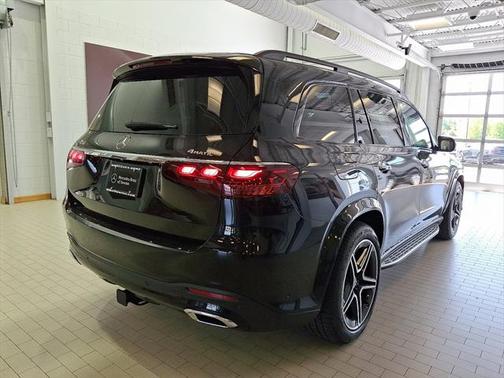 2025 Mercedes-Benz GLS 450 4MATIC