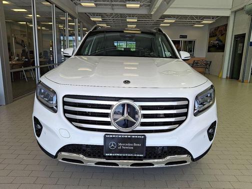 2025 Mercedes-Benz GLB 250 4MATIC