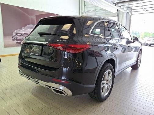 2025 Mercedes-Benz GLC 300 4MATIC