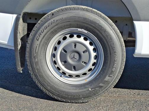 2025 Mercedes-Benz Sprinter 2500 Standard Roof