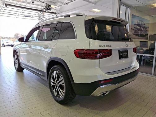 2025 Mercedes-Benz GLB 250 4MATIC