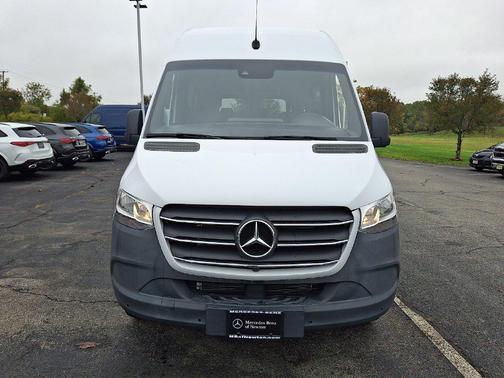 White 2024 Mercedes-Benz Sprinter 2500 Crew 144 WB