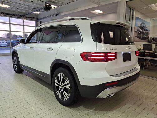2025 Mercedes-Benz GLB 250 4MATIC