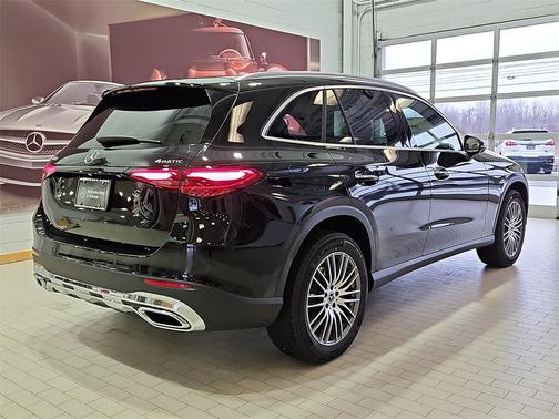 2026 Mercedes-Benz GLC 300 4MATIC