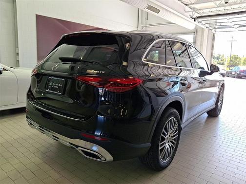 2026 Mercedes-Benz GLC 300 4MATIC