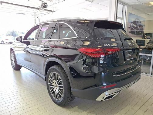 2026 Mercedes-Benz GLC 300 4MATIC