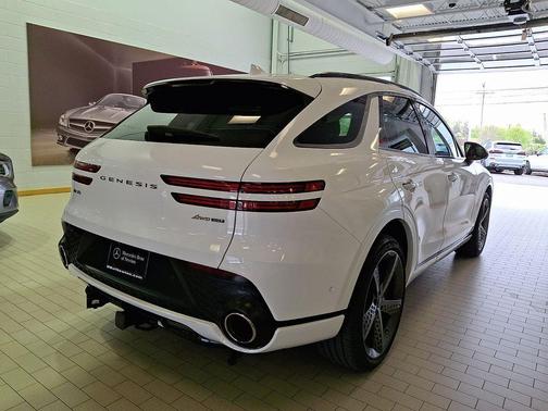 Alta White 2025 Genesis GV70 3.5T AWD Sport