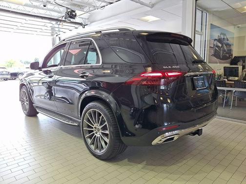 Black 2026 Mercedes-Benz GLE 450 4MATIC