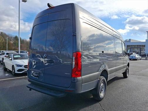 2025 Mercedes-Benz Sprinter 2500 High Roof