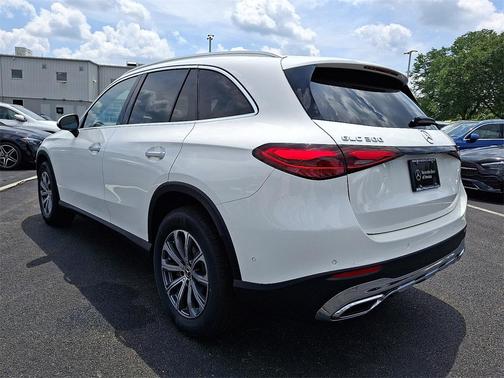 2025 Mercedes-Benz GLC 300 4MATIC