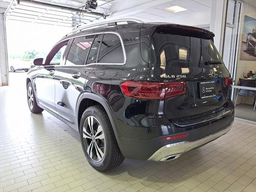 2025 Mercedes-Benz GLB 250 4MATIC