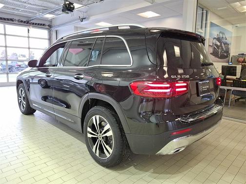 2025 Mercedes-Benz GLB 250 4MATIC