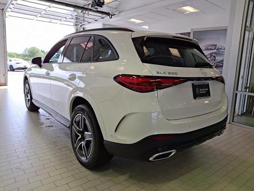 2025 Mercedes-Benz GLC 300 4MATIC