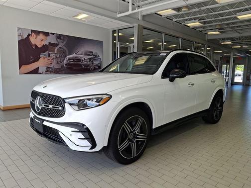 White 2024 Mercedes-Benz GLC 300 4MATIC