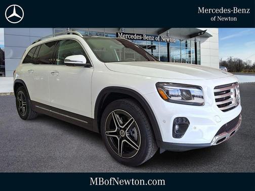 Polar White 2026 Mercedes-Benz GLB 250 4MATIC