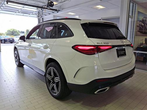 2026 Mercedes-Benz GLC 300 4MATIC