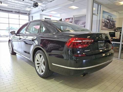 2019 Volkswagen Passat 2.0T Wolfsburg Edition