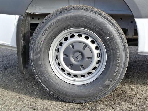 2025 Mercedes-Benz Sprinter 2500 Standard Roof